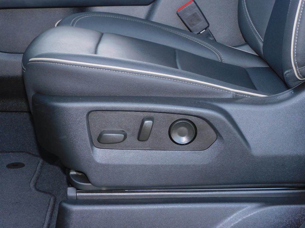 used 2023 GMC Yukon XL car, priced at $61,987