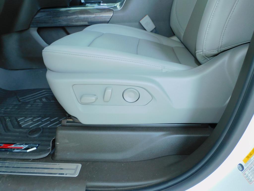 new 2025 Chevrolet Silverado 3500 car, priced at $72,200
