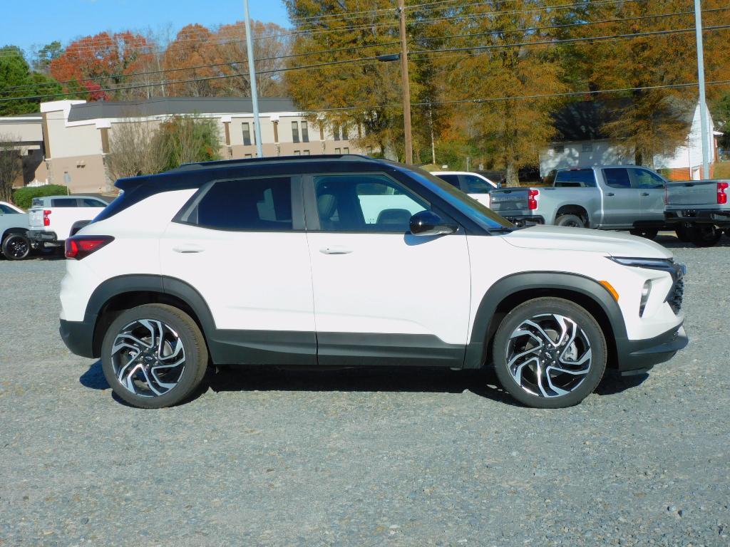 new 2025 Chevrolet TrailBlazer car, priced at $32,975