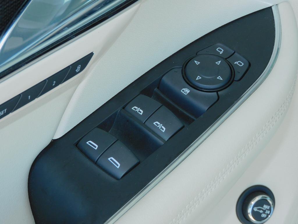 used 2023 Buick Envision car, priced at $32,987