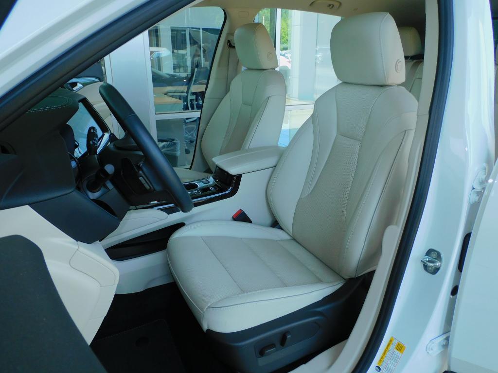 used 2023 Buick Envision car, priced at $32,987