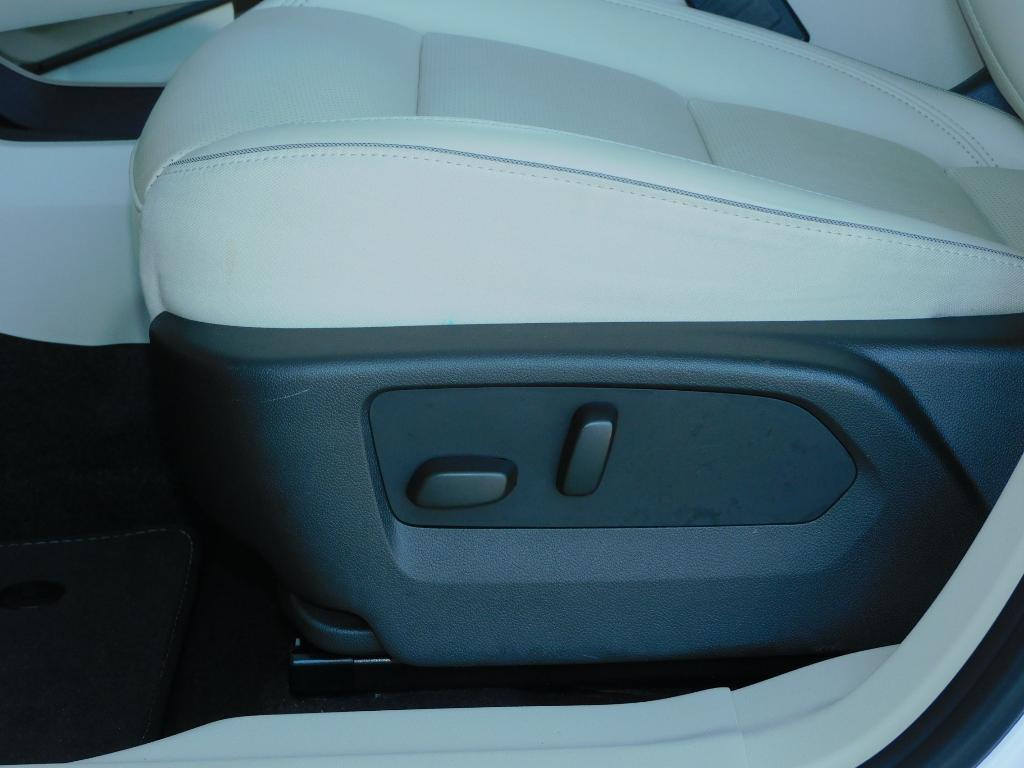 used 2023 Buick Envision car, priced at $32,987