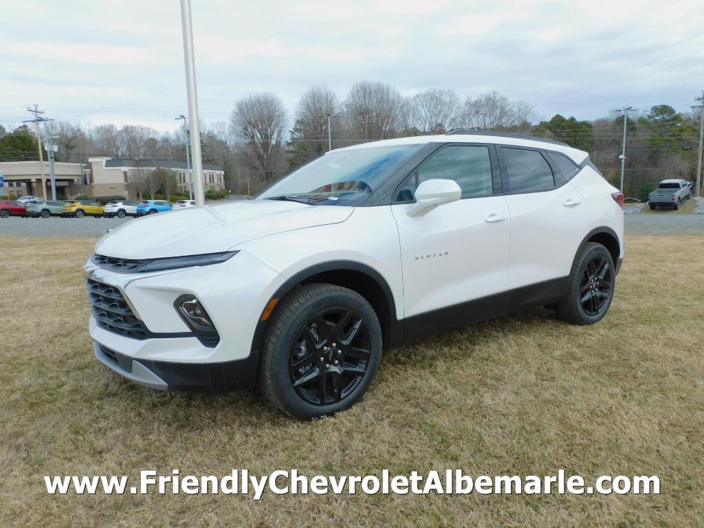 new 2025 Chevrolet Blazer car, priced at $37,487