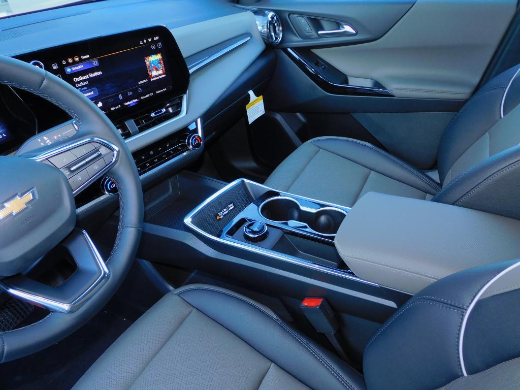 new 2026 Chevrolet Equinox car, priced at $32,387