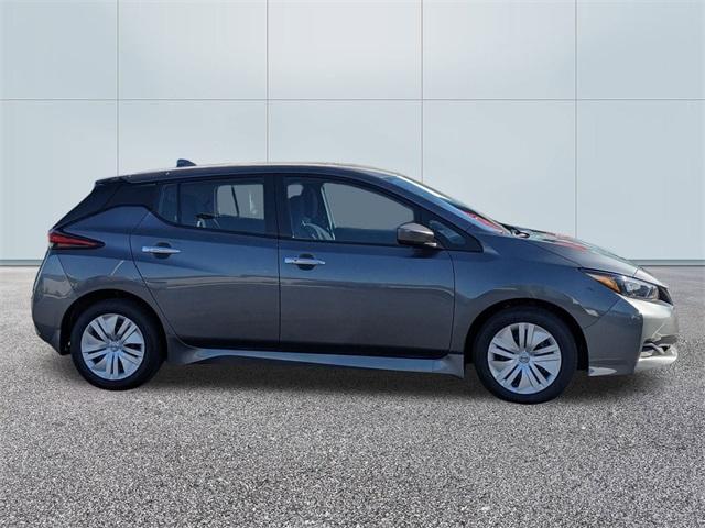 new 2025 Nissan Leaf car