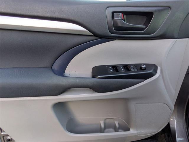 used 2019 Toyota Highlander car, priced at $20,915