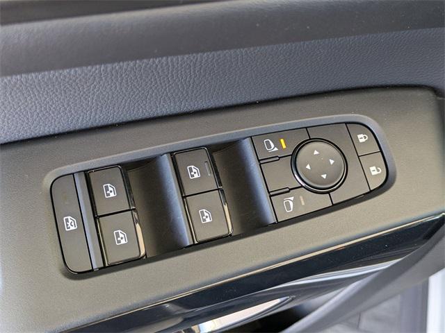 new 2025 Nissan Pathfinder car, priced at $39,669