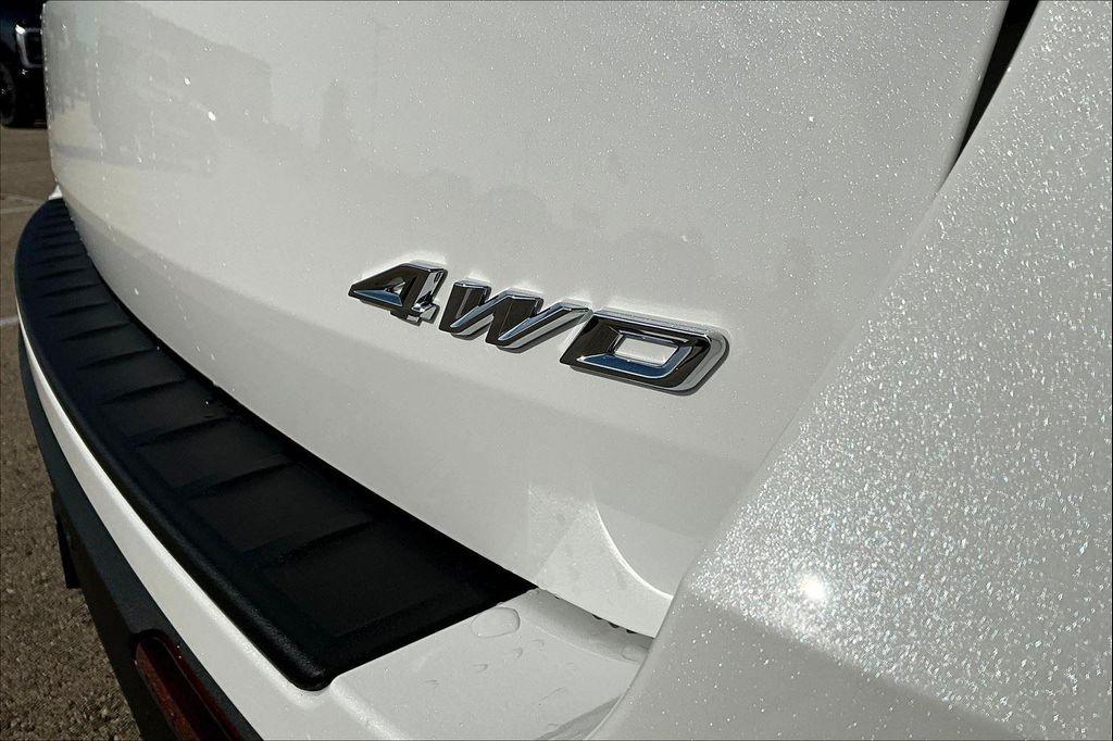 new 2025 Ford Explorer car, priced at $52,570