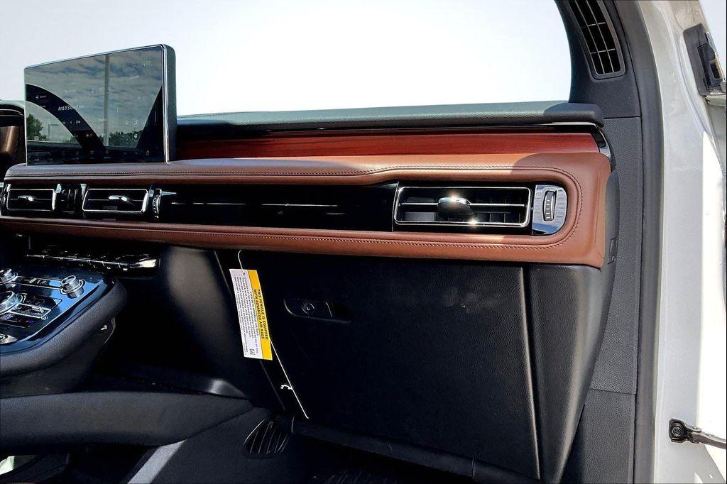 used 2022 Lincoln Nautilus car, priced at $34,380