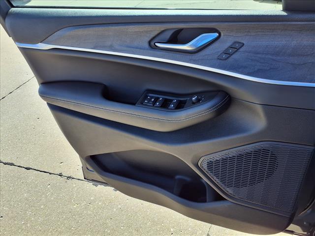 new 2025 Jeep Grand Cherokee L car, priced at $45,015