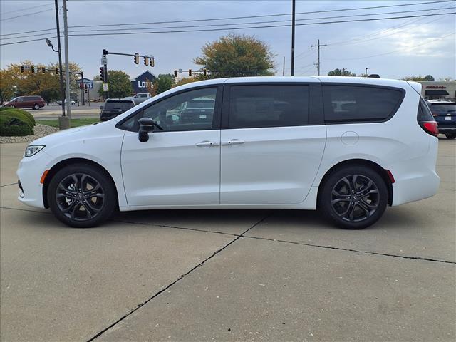new 2026 Chrysler Pacifica car, priced at $43,502