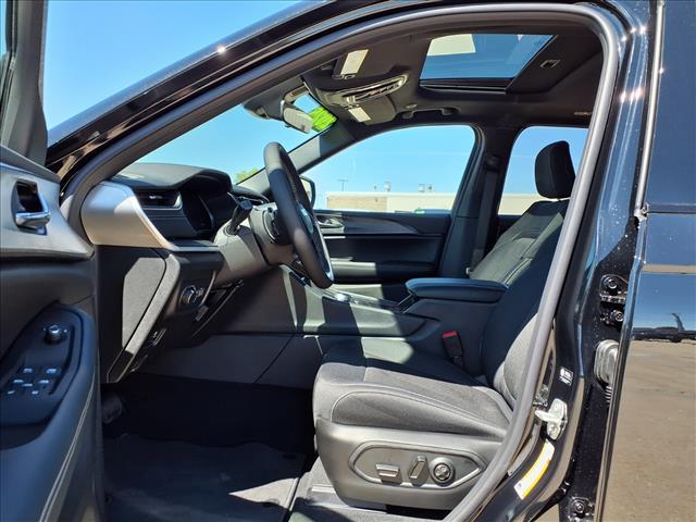 new 2025 Jeep Grand Cherokee car, priced at $37,577