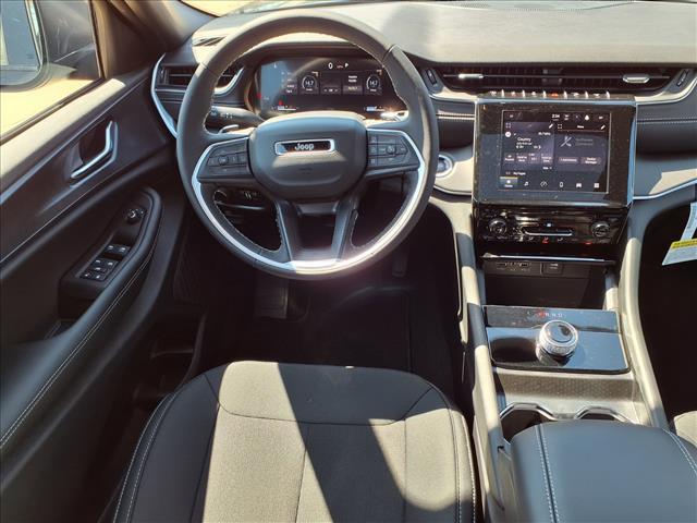 new 2025 Jeep Grand Cherokee car, priced at $37,577