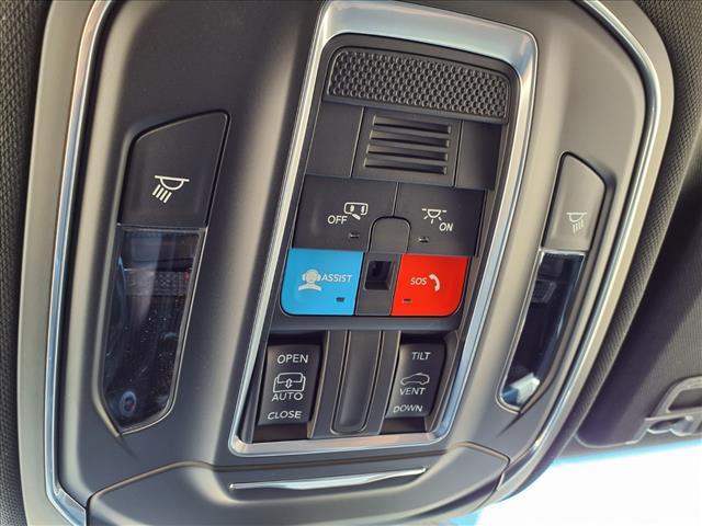 new 2025 Jeep Grand Cherokee car, priced at $37,577