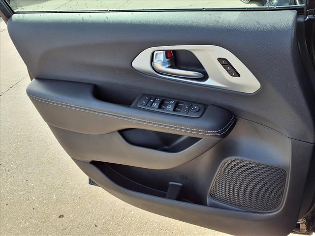 new 2026 Chrysler Pacifica car, priced at $47,685