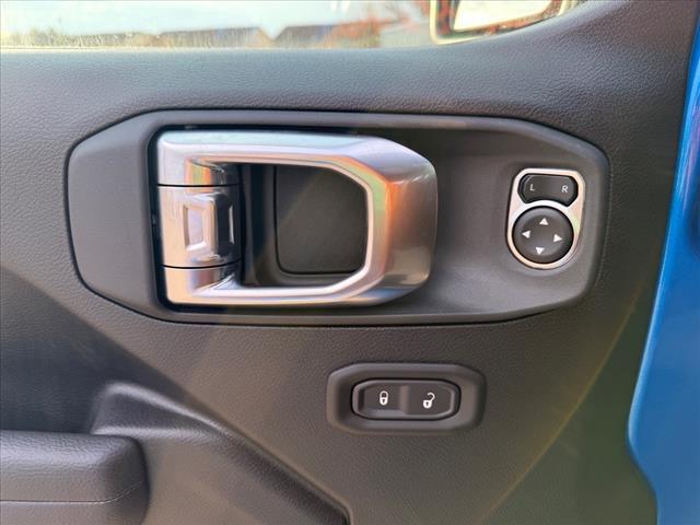 new 2025 Jeep Wrangler car, priced at $41,456