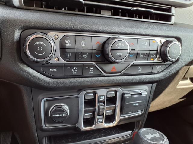 new 2025 Jeep Wrangler car, priced at $45,597