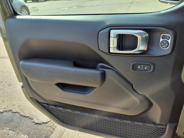 new 2025 Jeep Wrangler car, priced at $45,597