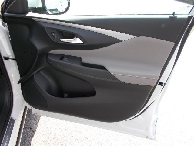 new 2025 Buick Envista car, priced at $31,013