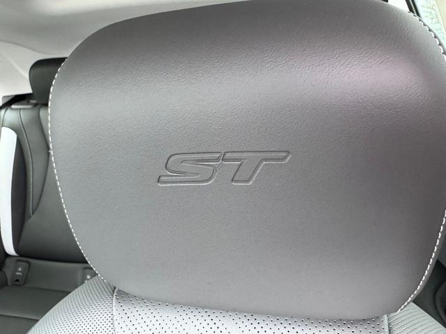 new 2025 Buick Envision car, priced at $40,709