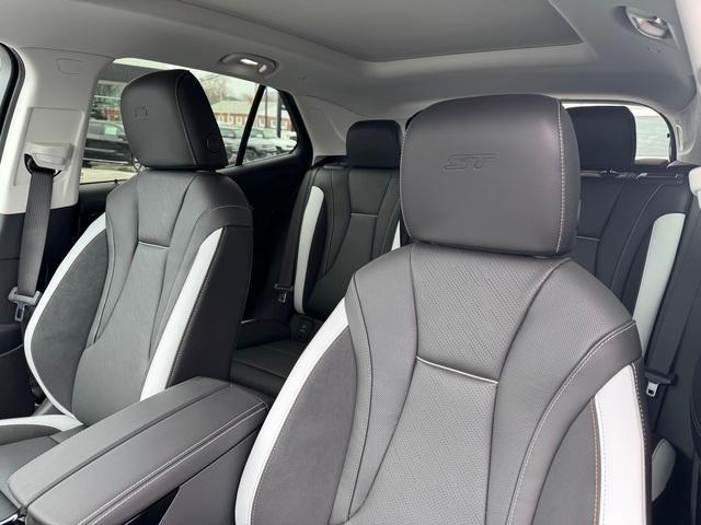 new 2025 Buick Envision car, priced at $40,709