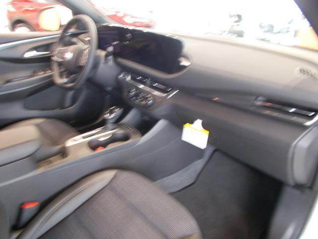 new 2025 Buick Envista car, priced at $25,915