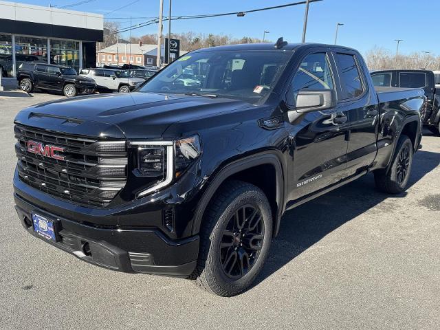 new 2025 GMC Sierra 1500 car, priced at $46,300