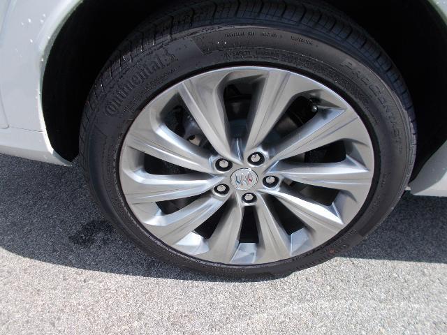 new 2025 Buick Envista car, priced at $31,215