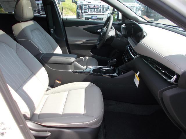 new 2025 Buick Envista car, priced at $31,215