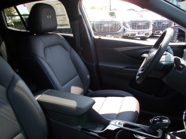 new 2025 Buick Envista car, priced at $27,194