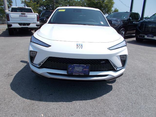 new 2025 Buick Envista car, priced at $27,194