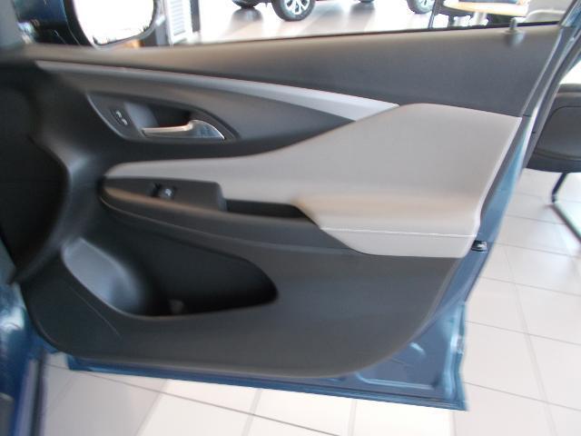 new 2025 Buick Envista car, priced at $29,304