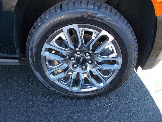 used 2023 GMC Yukon XL car, priced at $75,280