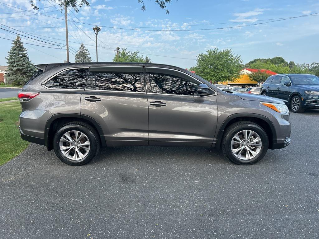 used 2014 Toyota Highlander car, priced at $14,500