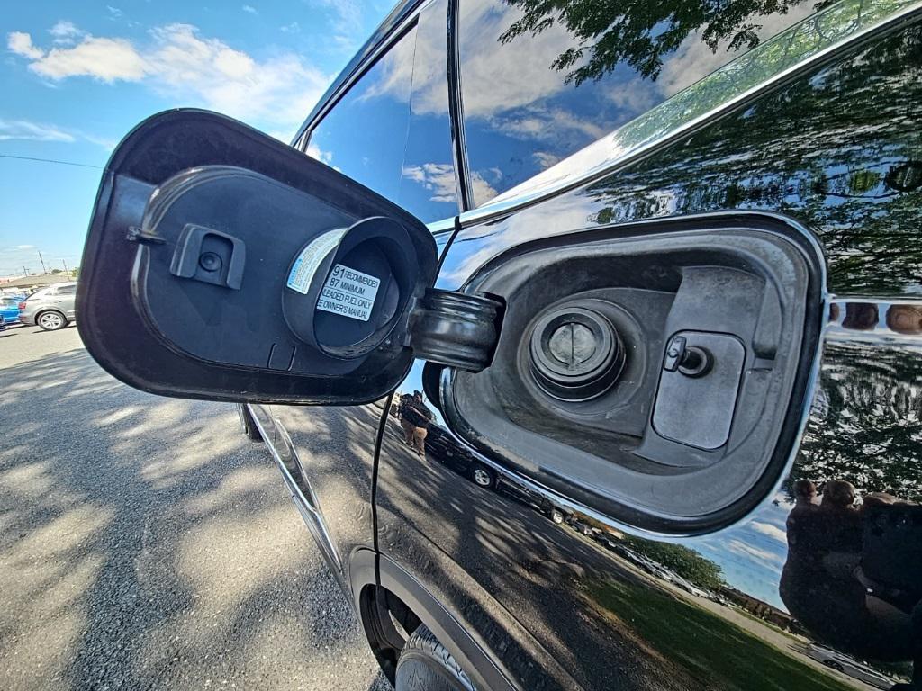used 2022 Acura MDX car, priced at $33,000