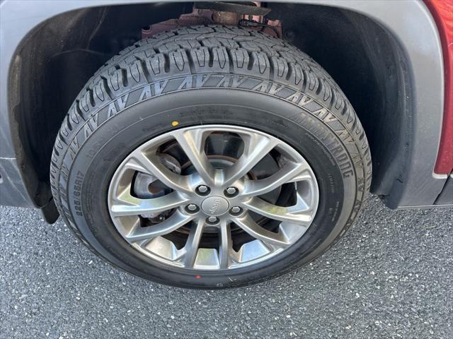used 2019 Jeep Cherokee car, priced at $15,800