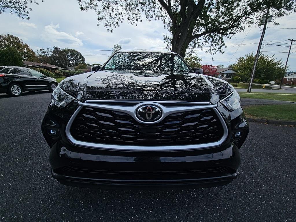 used 2021 Toyota Highlander car, priced at $29,000