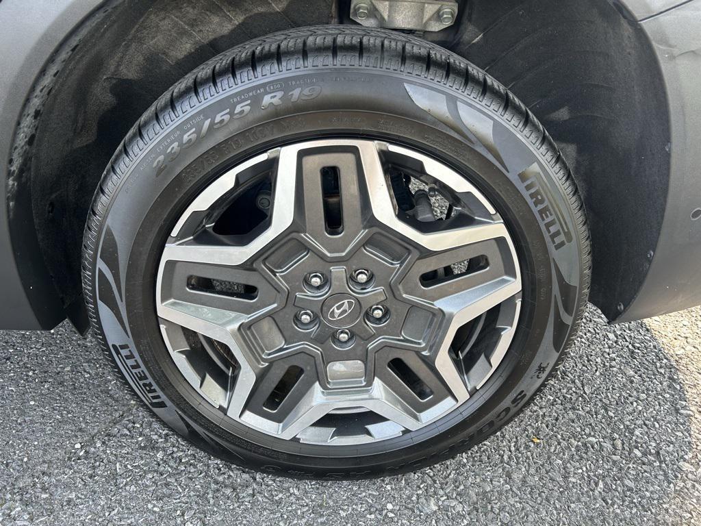 used 2021 Hyundai Santa Fe car, priced at $23,800
