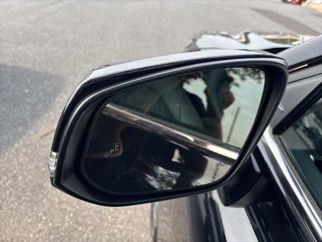 used 2022 Toyota Highlander car, priced at $37,800
