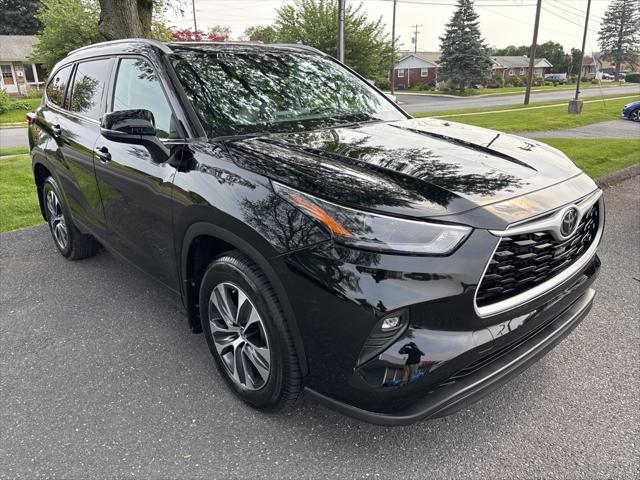 used 2022 Toyota Highlander car, priced at $37,800