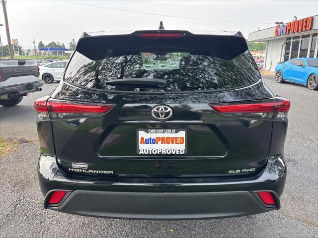 used 2022 Toyota Highlander car, priced at $37,800