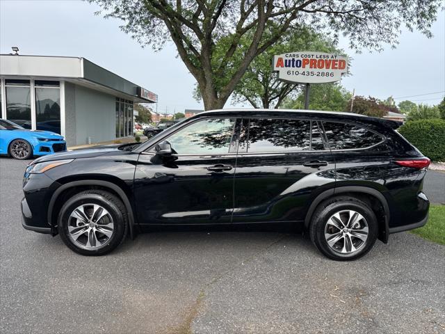 used 2022 Toyota Highlander car, priced at $37,800