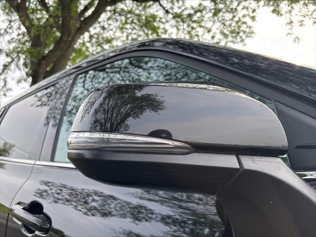 used 2022 Toyota Highlander car, priced at $37,800