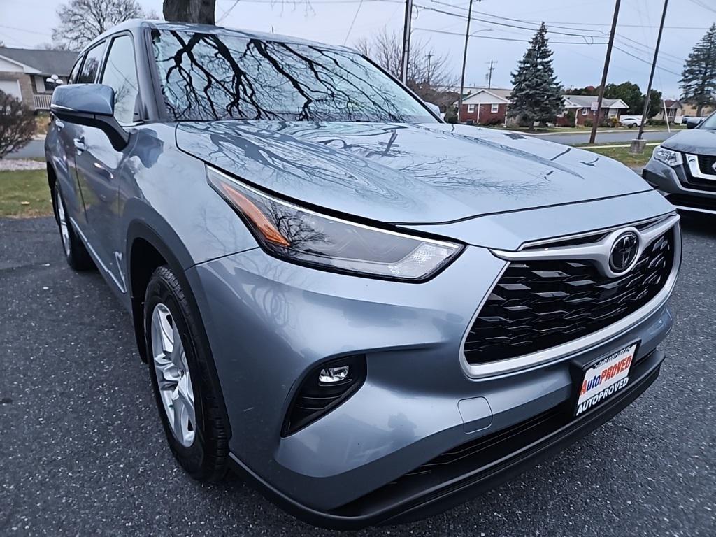 used 2022 Toyota Highlander car, priced at $31,000