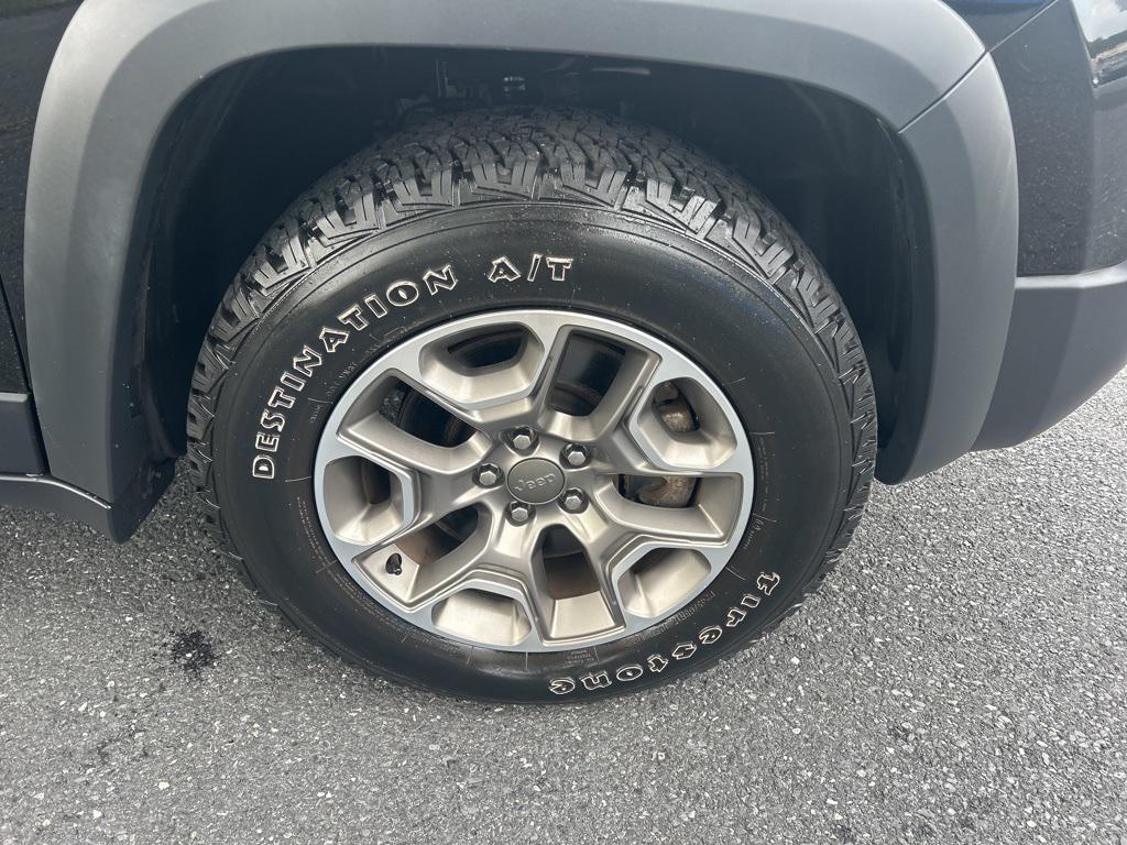 used 2022 Jeep Cherokee car, priced at $20,400