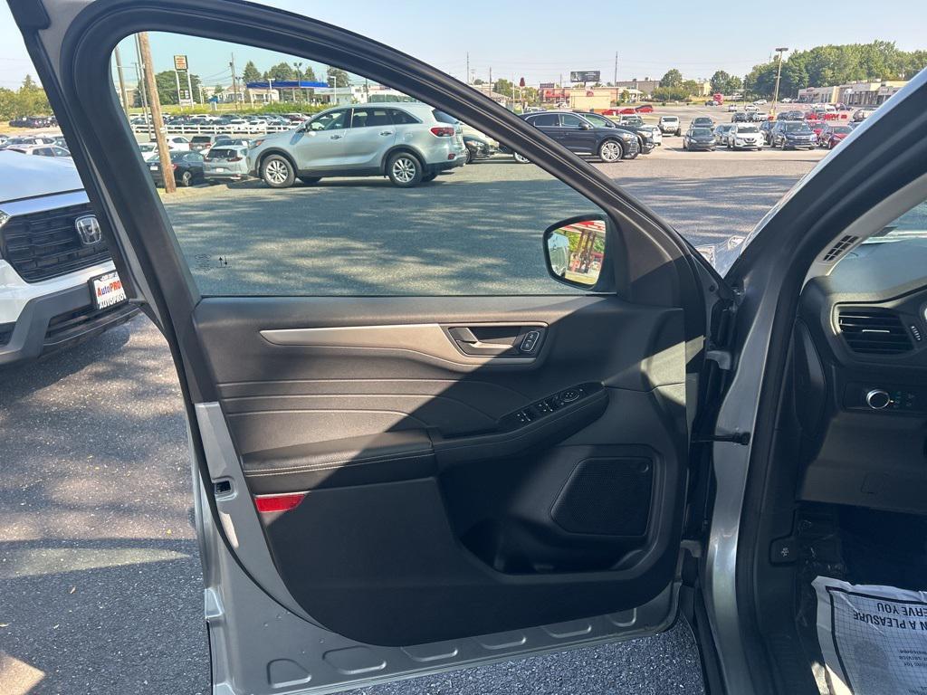 used 2022 Ford Escape car, priced at $17,400