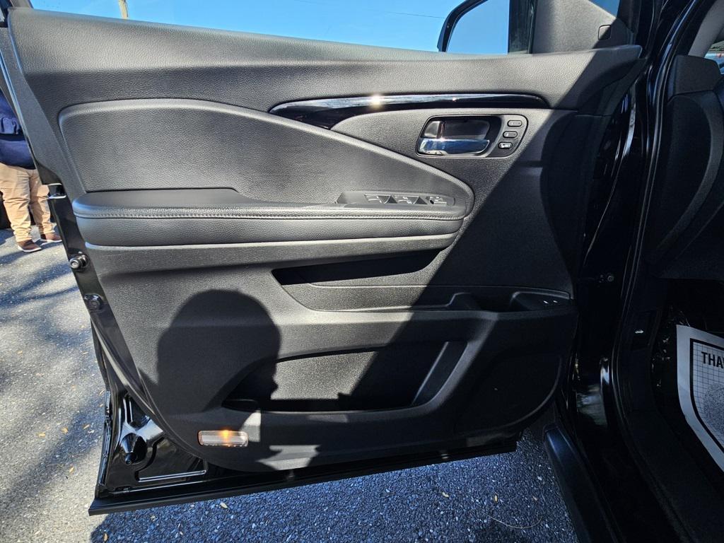 used 2021 Honda Pilot car, priced at $33,200
