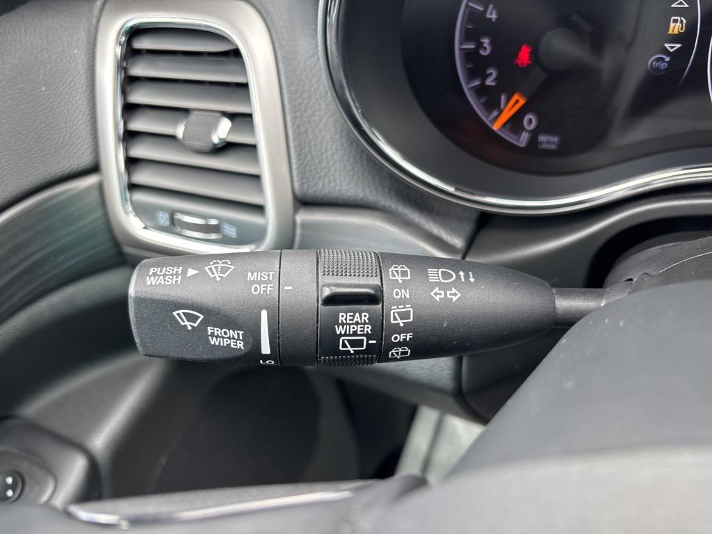 used 2022 Jeep Grand Cherokee car, priced at $25,800