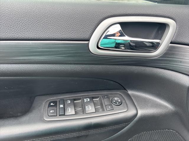 used 2022 Jeep Grand Cherokee car, priced at $27,600