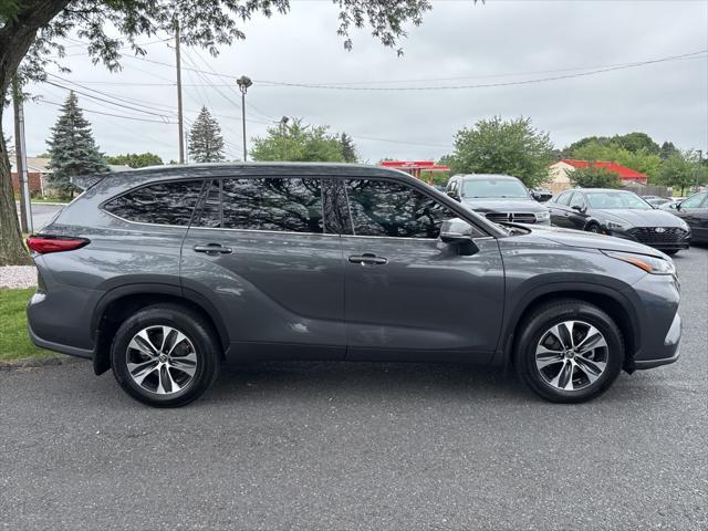 used 2021 Toyota Highlander car, priced at $30,600